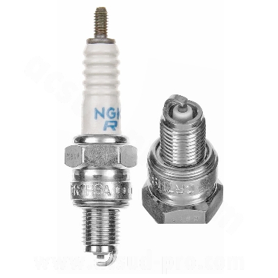 Bougie NGK CR7HSA pour moteurs 4T de scooters Kymco, Keeway, Peugeot, Malaguti, Rieju, Sym