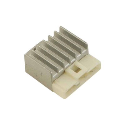 Régulateur de tension adaptable 4 fiches pour MBK 50 Booster 1990-2003, Nitro 1997-2003, Yamaha BWS 1990-2003, Aerox 1997-2003, Malaguti F10 1992-2002, F12 1994-2002 * Prix spécial !