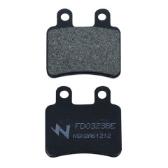 Plaquettes de frein NEWFREN organiques FD0323BE pour Derbi 125 Boulevard S 2007+ AV, Peugeot 125 Satelis 2004+ AR, Italjet 50 Jet Set 2002+ AV, Yamaha 50 DT R 2002-2013 AR