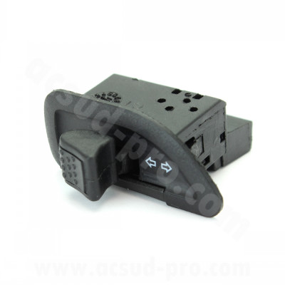 Interrupteur bouton de clignotant TNT OEM : 58236R 50 ZIP, TYPHOON, FLY, LIBERTY, MP3 125-250-400CC, BEVERLY, X-EVO, X8/GILERA 50 STALKER, RUNNER, APRILIA 50 SR