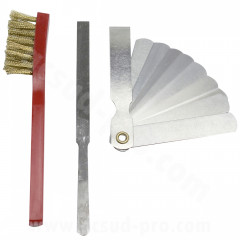 Kit de réglage bougies adaptable comprenant 1 brosse à bougie, 1 lime et 9 cales de 0,04 à 0,3 mm