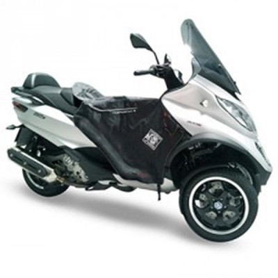 Tablier couvre jambe TUCANO URBANO Termoscud® R062W pour maxi-scooter Piaggio 125 MP3 (2006+), 250 MP3 (2008+), 300 MP3 (2012-2018), 400 MP3 (2008-2021), 500 MP3 (2010-2021)