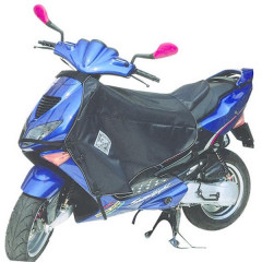 Tablier couvre jambe TUCANO URBANO système anti-flottement SGAS pour KYMCO 50 Agility, 125 Agility - PEUGEOT 50 Ludix, TKR - MBK 50 Booster - YAMAHA 50 BWS, Aerox - PIAGGIO 50 NRG (R017-X) (TERMOSCUD)